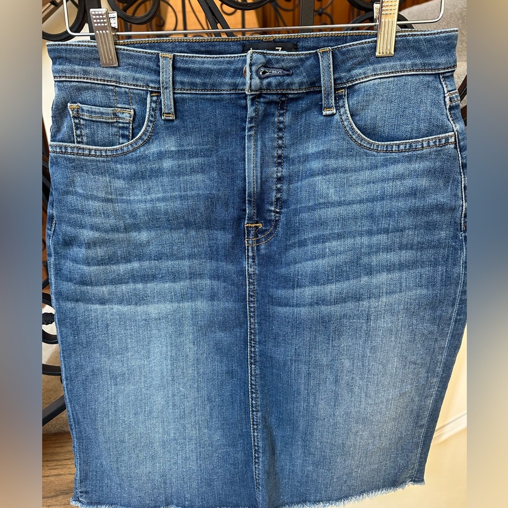 Women’s blue denim skirt, size 6